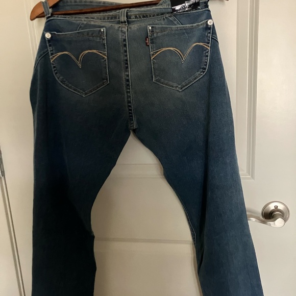 NWOT Levis Demi Curve - Picture 6 of 9